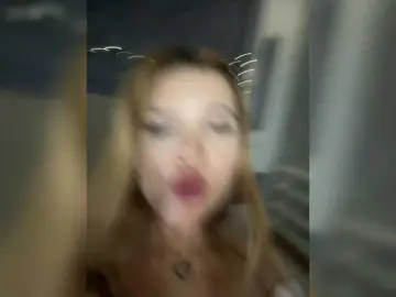 Melaniamyr  live sex cam