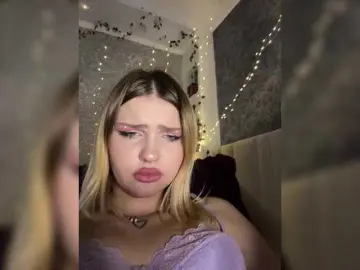 Melaniamyr  live sex cam