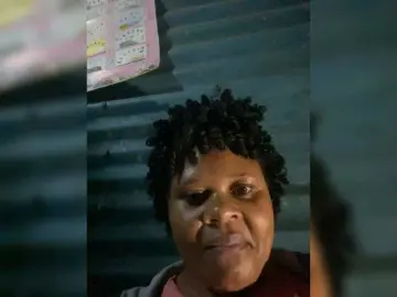 MoverLy26  live sex cam