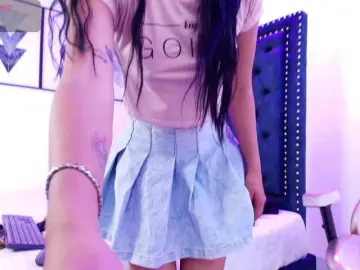 Zoe-moon  live sex cam