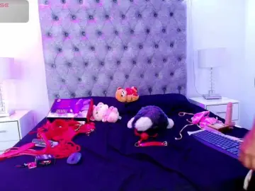 Zoe-moon  live sex cam