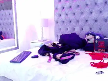 Zoe-moon  live sex cam