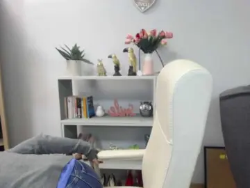 SparkleLizzy  live sex cam