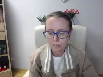SparkleLizzy  live sex cam