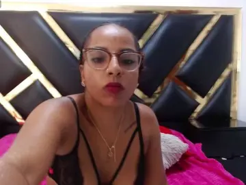 AprilyCrystal  live sex cam