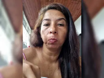 Claritza23  live sex cam