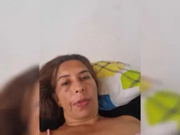 Claritza23  live sex cam
