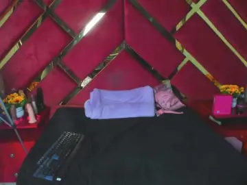 FreyjaNaugthy  live sex cam