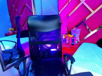 FreyjaNaugthy  live sex cam