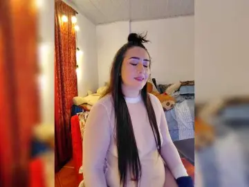 MeganHotCurvy  live sex cam