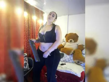 MeganHotCurvy  live sex cam