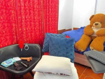 MeganHotCurvy  live sex cam