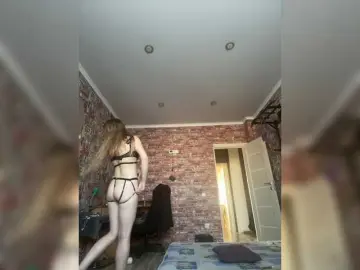 Sara102  live sex cam