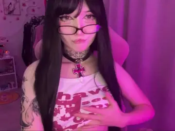 SavageAura  live sex cam