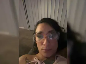 Sexynicki25  live sex cam