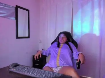 Shaira-Massu  live sex cam