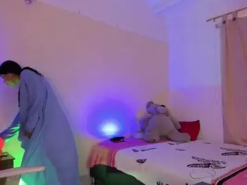 Shaira-Massu  live sex cam