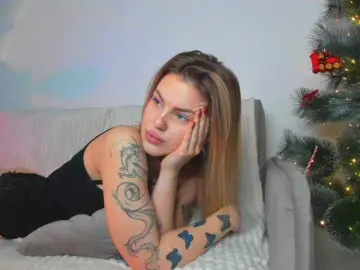 AkylinaGold  live sex cam