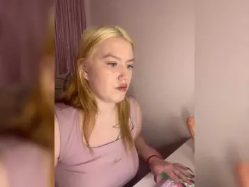 DollVice  live sex cam