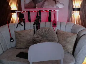 Naty-slavedoll  live sex cam