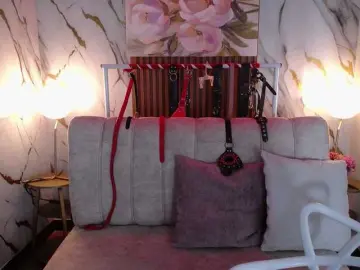Naty-slavedoll  live sex cam