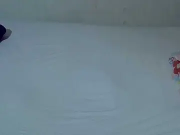 Sexyyves  live sex cam