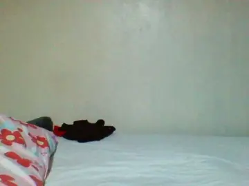 Sexyyves  live sex cam