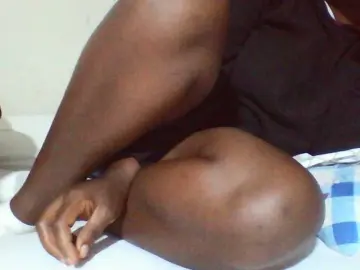 Sexyyves  live sex cam