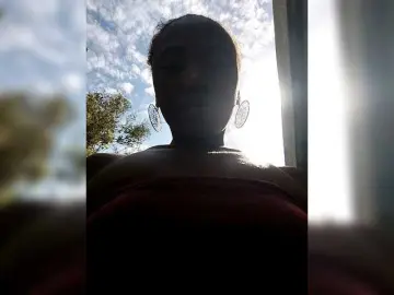 Vololoniaina  live sex cam