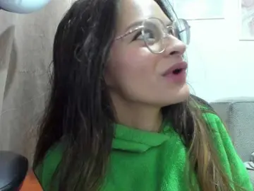 Angie-Pirs  live sex cam