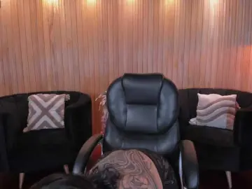 SarahYates  live sex cam