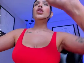 SarahYates  live sex cam