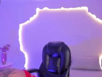 SarahYates  live sex cam