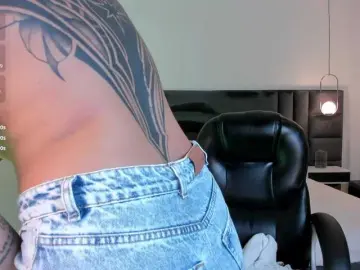 SarahYates  live sex cam