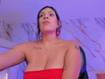 SarahYates  live sex cam