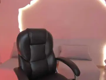 SarahYates  live sex cam