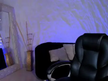 SarahYates  live sex cam