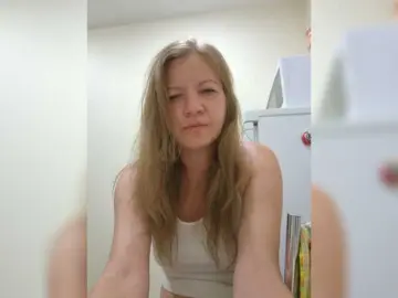 Mia-Carnival  live sex cam