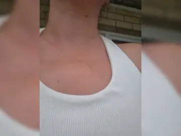 Mia-Carnival  live sex cam