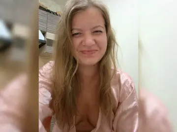 Mia-Carnival  live sex cam