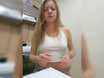 Mia-Carnival  live sex cam