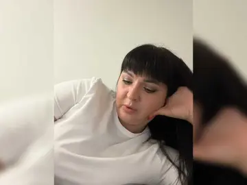 Tina-Dolly  live sex cam
