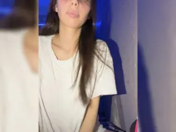 Vik-98  live sex cam