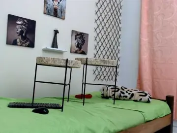 Girlerotica18  live sex cam