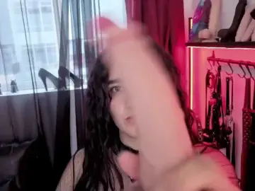 ElowenHalley  live sex cam