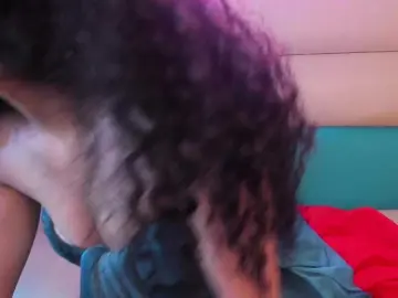 Nia-DAmore  live sex cam