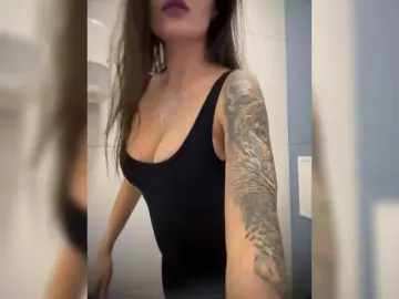 Opskira  live sex cam