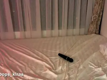 Opskira  live sex cam