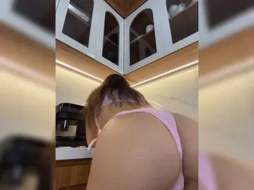 Opskira  live sex cam
