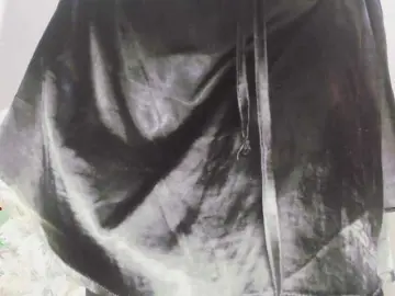 Va-len-cia  live sex cam